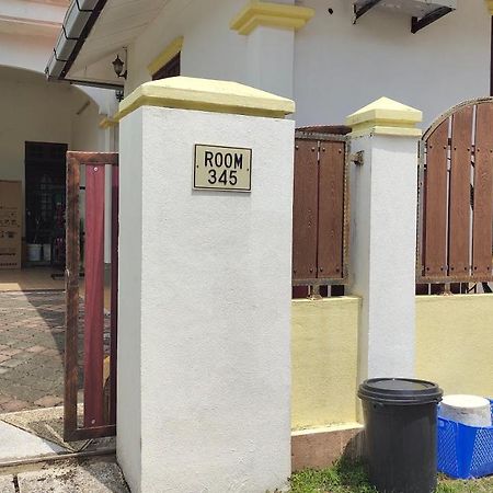Room 345 Kota Bahru Luaran gambar