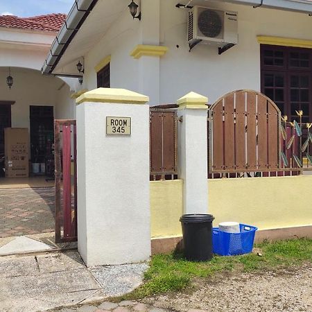 Room 345 Kota Bahru Luaran gambar