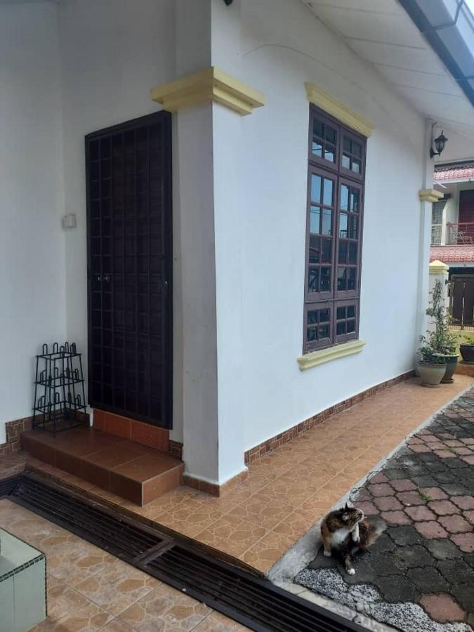 Room 345 Kota Bahru Luaran gambar