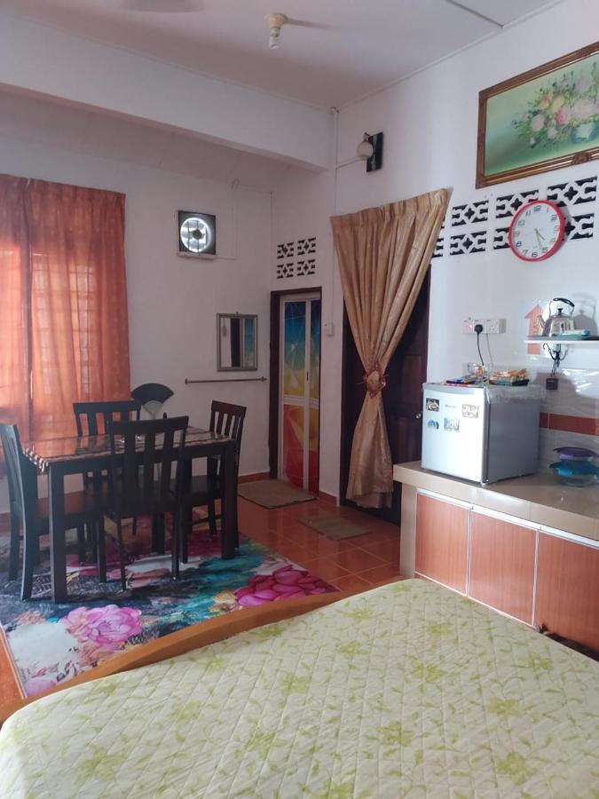 Room 345 Kota Bahru Luaran gambar