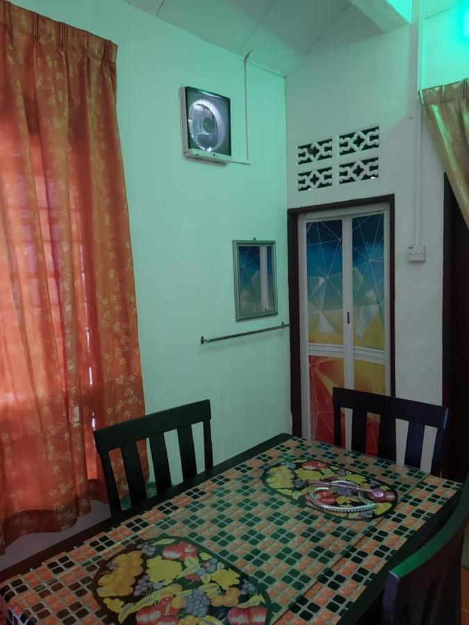 Room 345 Kota Bahru Luaran gambar