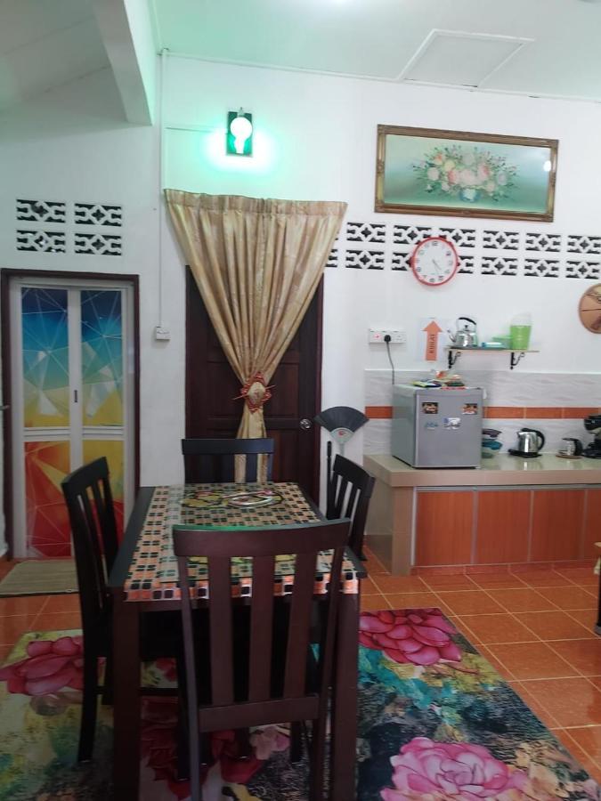 Room 345 Kota Bahru Luaran gambar