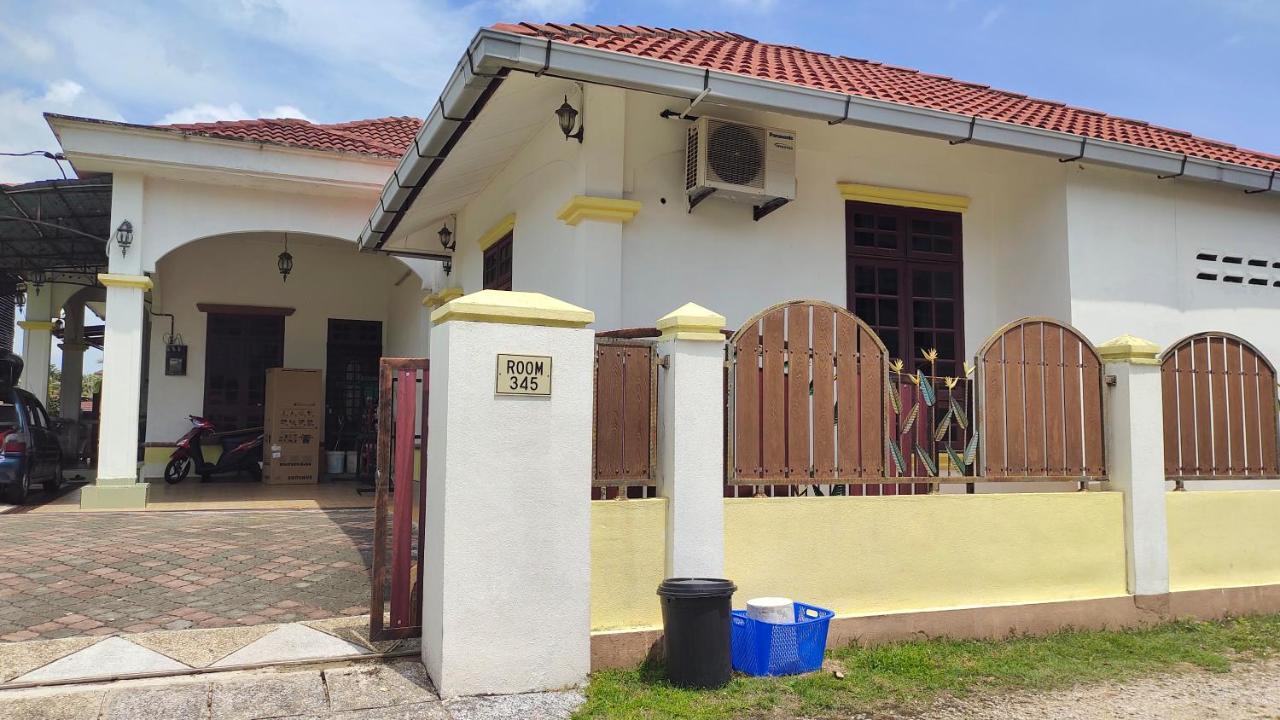 Room 345 Kota Bahru Luaran gambar