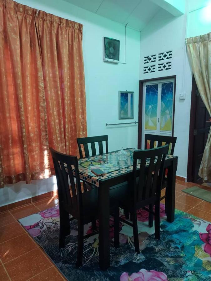 Room 345 Kota Bahru Luaran gambar