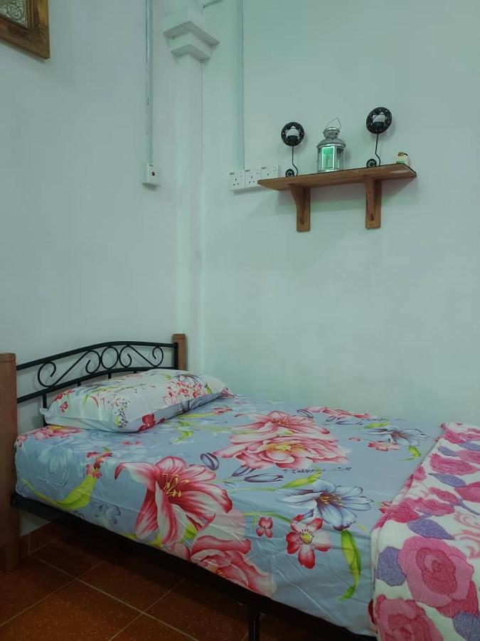 Room 345 Kota Bahru Luaran gambar
